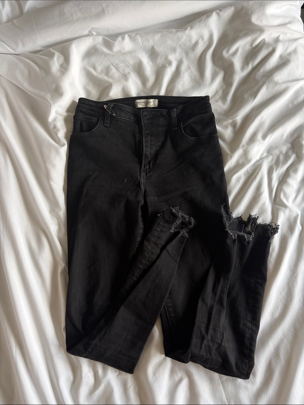 Abercrombie & Fitch Black Skinny Distressed Jeans